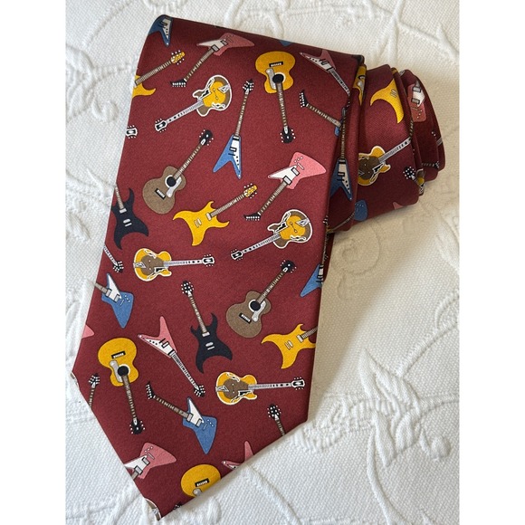 Rare Vintage Museum of Fine Arts Boston 100% Silk Burgundy Guitar Necktie 56"‎ - Picture 1 of 7